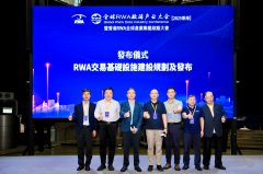 <b>有坐正在聚光灯下</b>